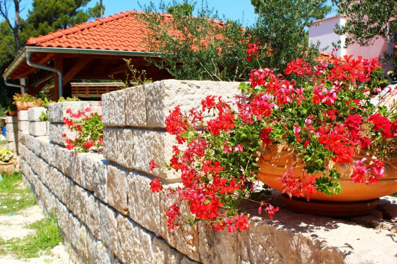 Bungalow Vice With Pool Pakoštane Esterno foto