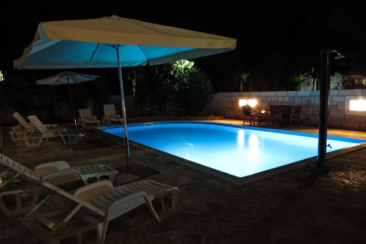 Bungalow Vice With Pool Pakoštane Esterno foto