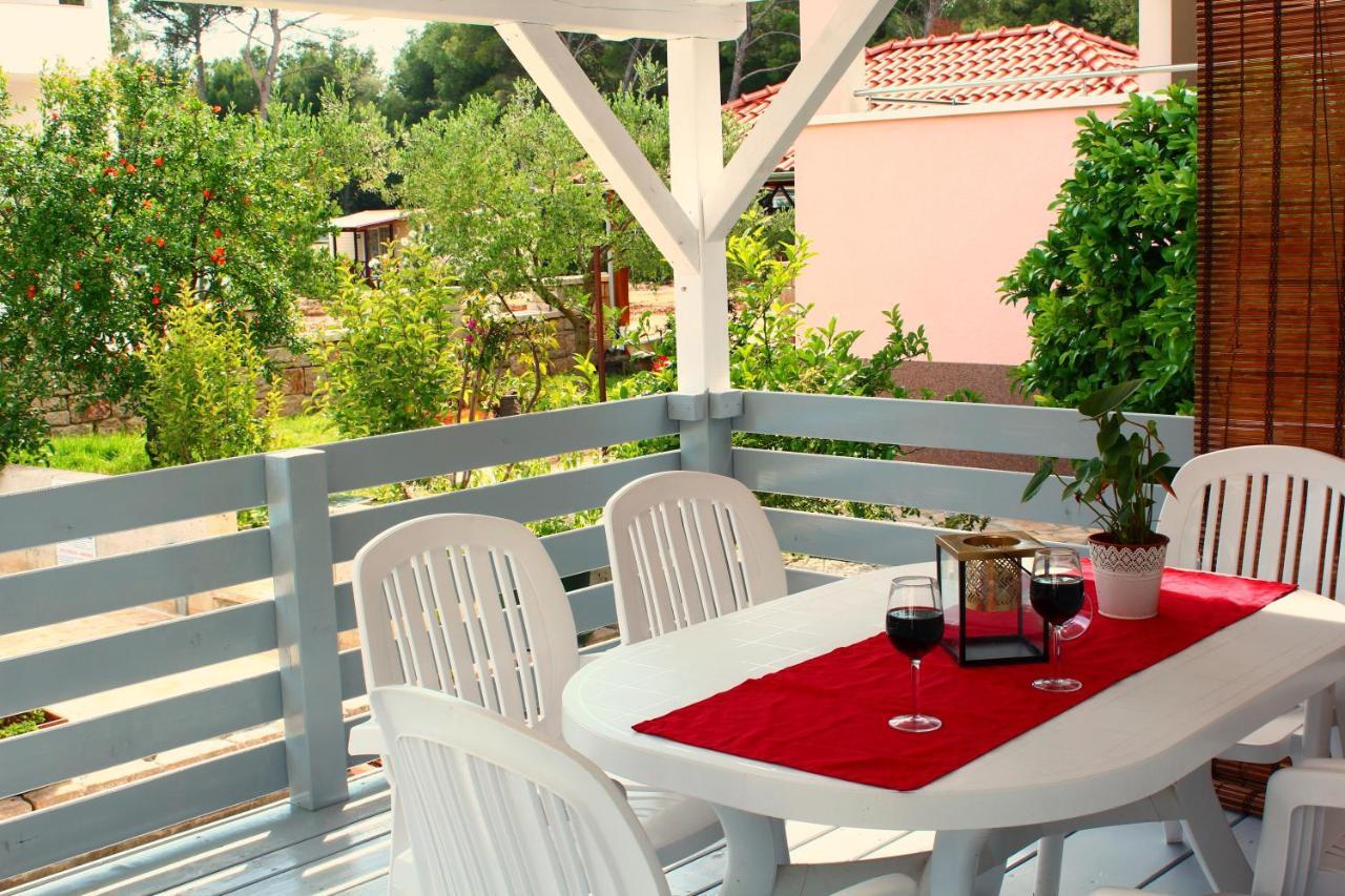 Bungalow Vice With Pool Pakoštane Esterno foto
