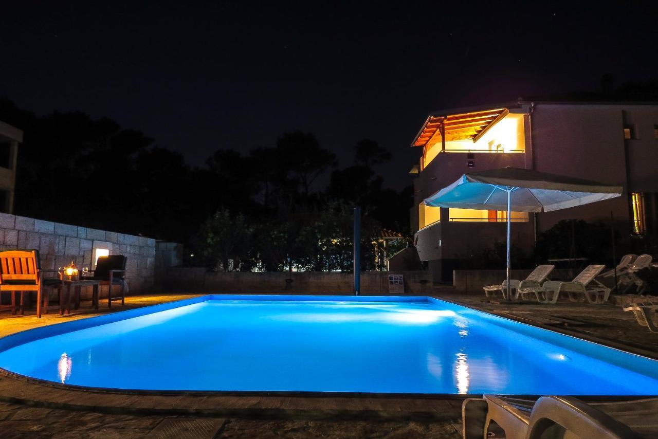 Bungalow Vice With Pool Pakoštane Esterno foto